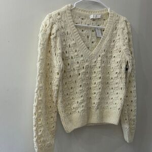 Astr the label - Cream V-Neck Knit Sweater- NWT - size small